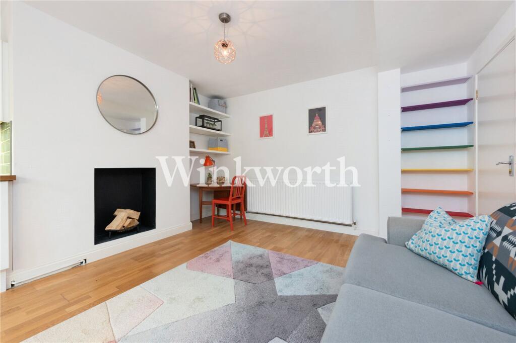 Apartment in London - More