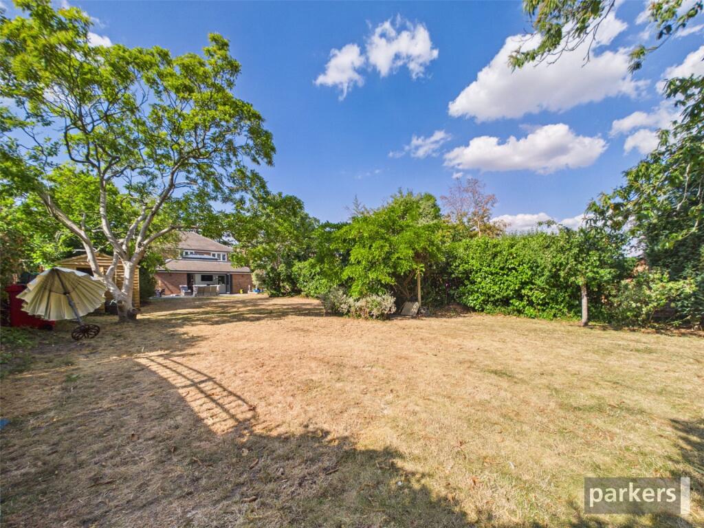Beechwood Avenue, Woodley, Reading, Berkshire, RG5 photo 4