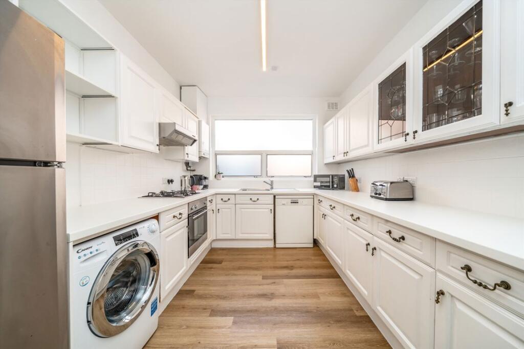 Apartment in London - More