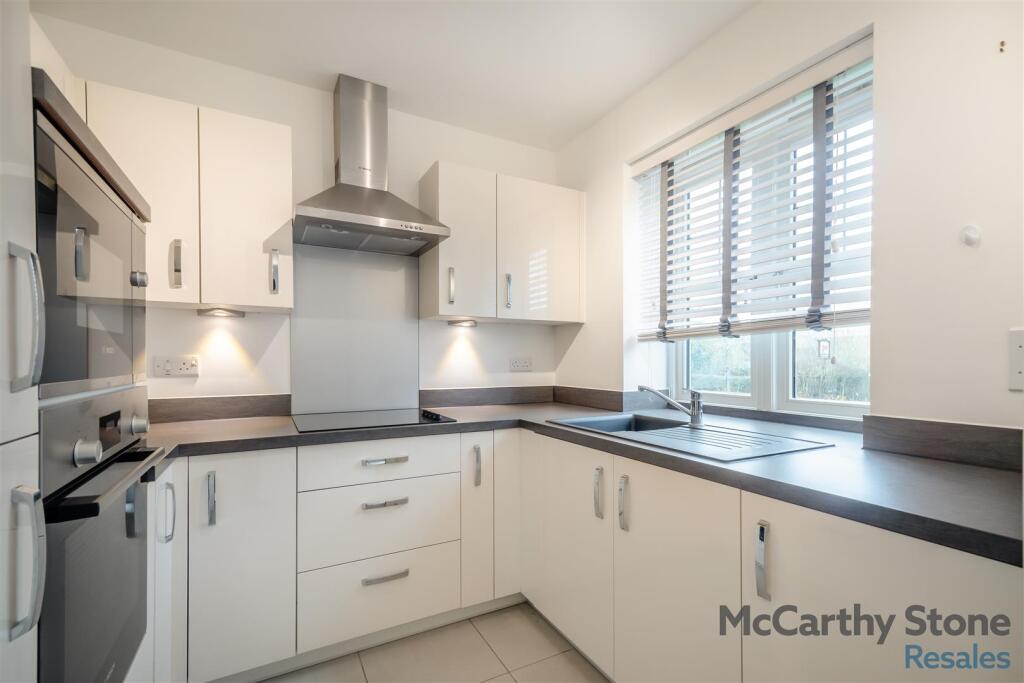 Additional image 8 of Great North Road, Hatfield