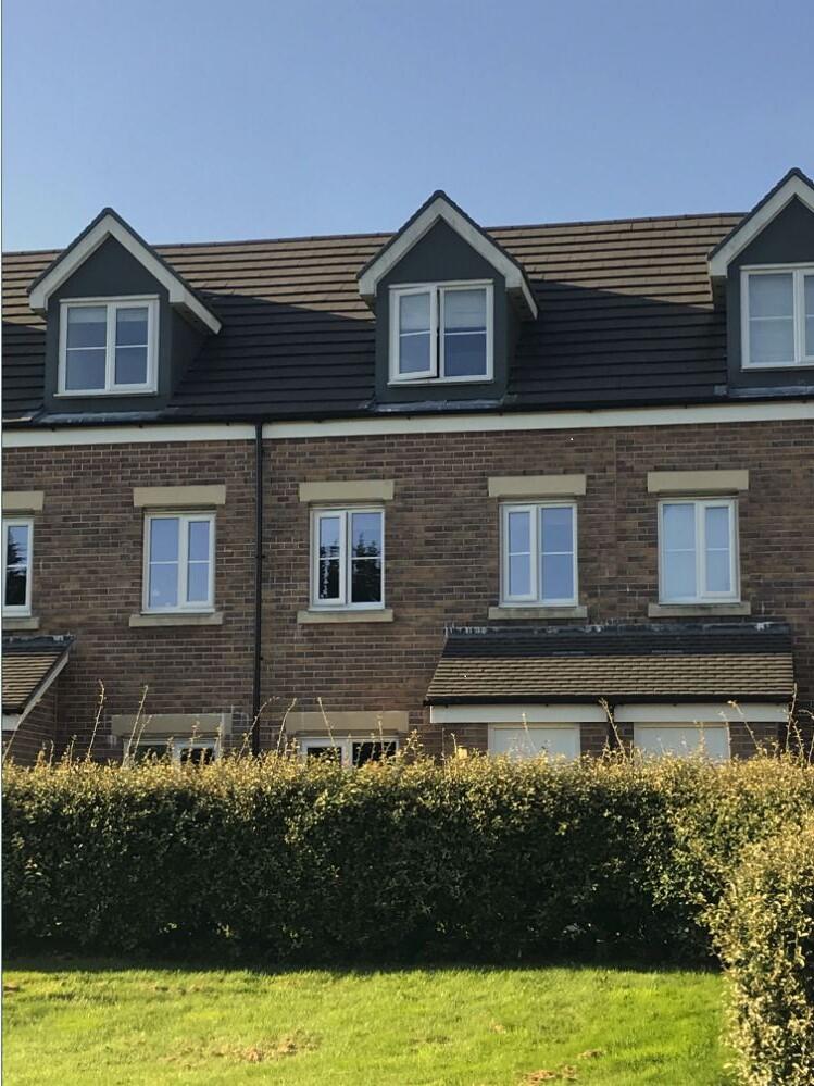 Main image of property: Maes Pedr