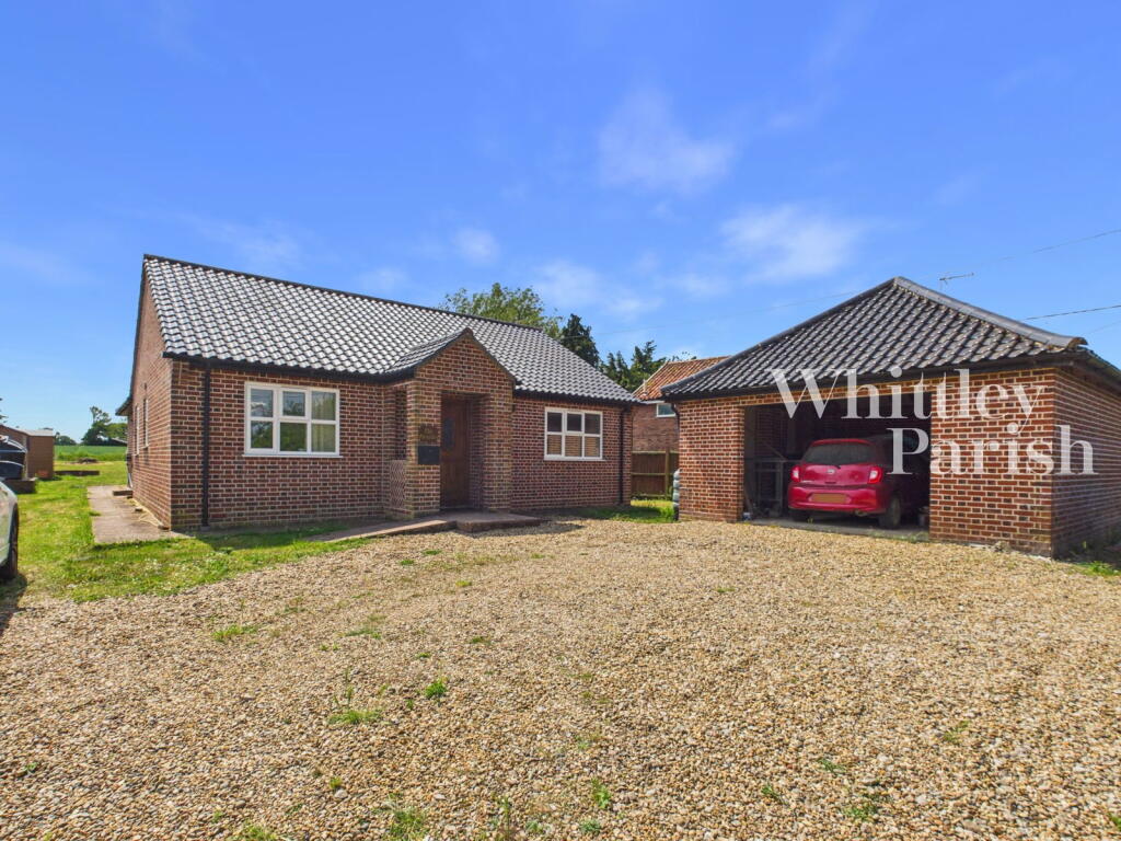 3-bed detached on Harleston Road, Langmere, Diss IP21 4PD, £425,000