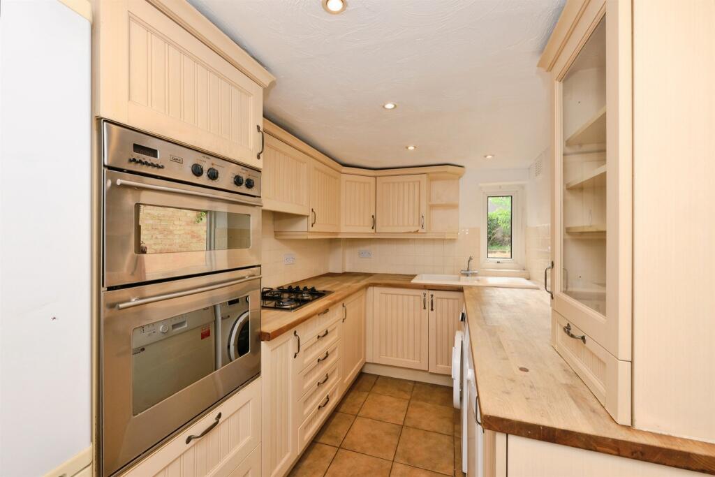 House in Ware, Kings Hill - View 4