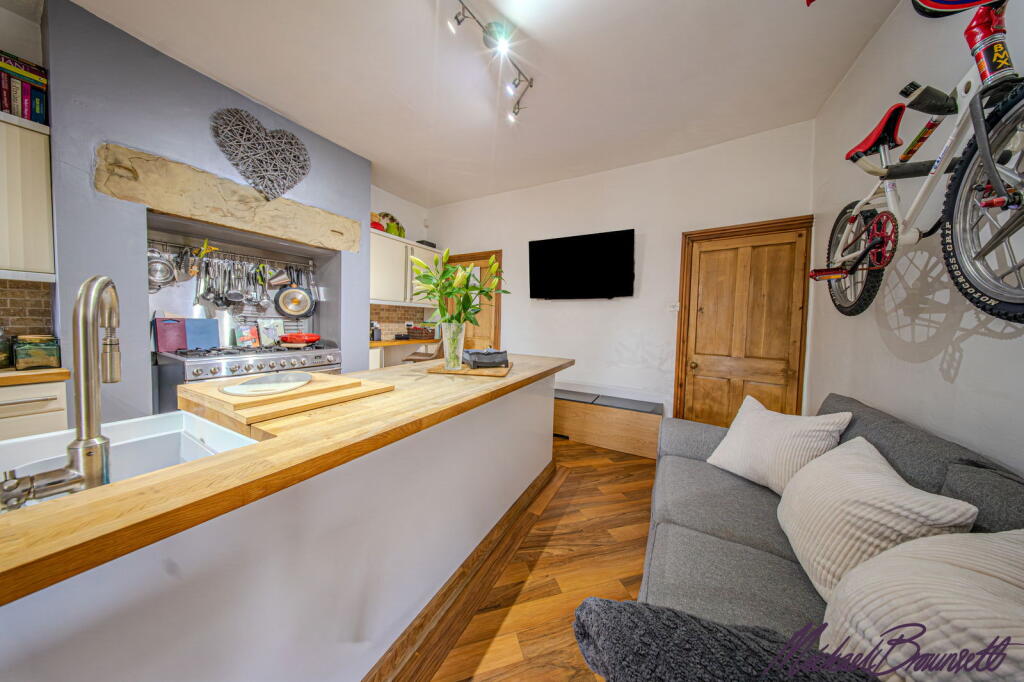 Additional image 10 of Poplar Grove, Bradford, BD7 4LL