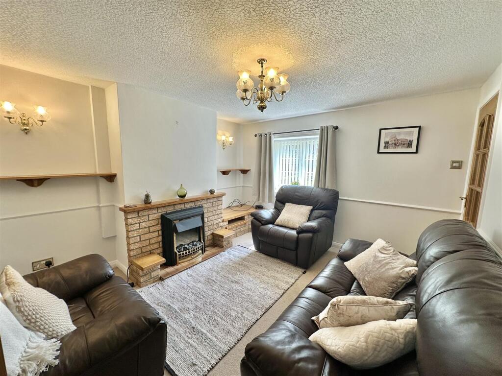 3-bed other on Bprrowby Village, £380,000