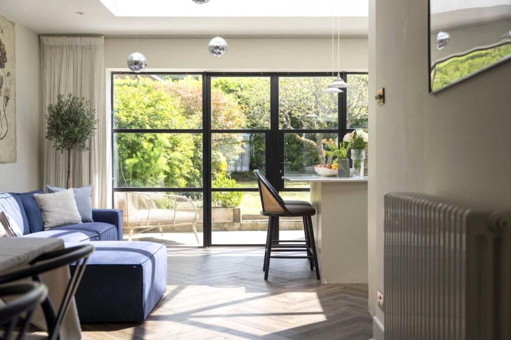 House in Poole, Oakdale - View 5