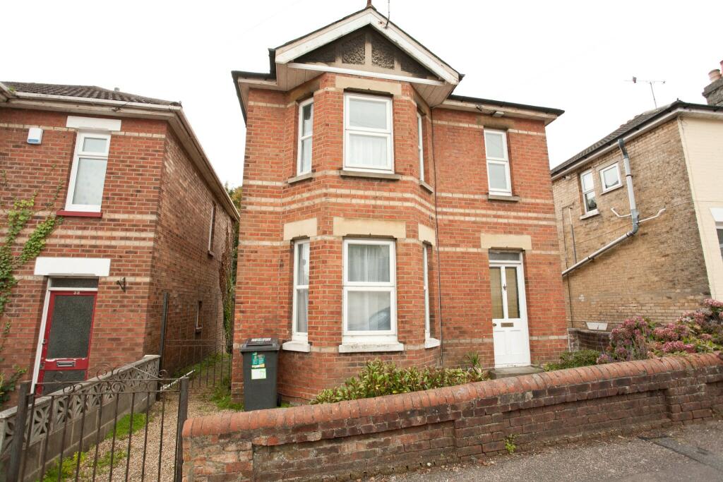 Main image of property: 5 Bed Student House Clavin Road - SEE VIDEO TOUR