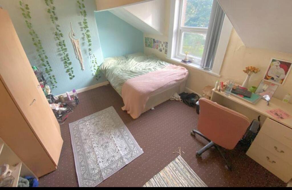 Main image of property: Regent Park Avenue, Leeds