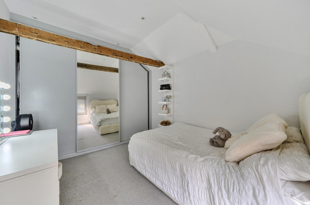 House in Eastleigh, Fair Oak and Horton Heath - More