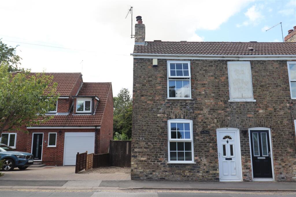 2-bed semi-detached on Station Road, Brough, £160,000