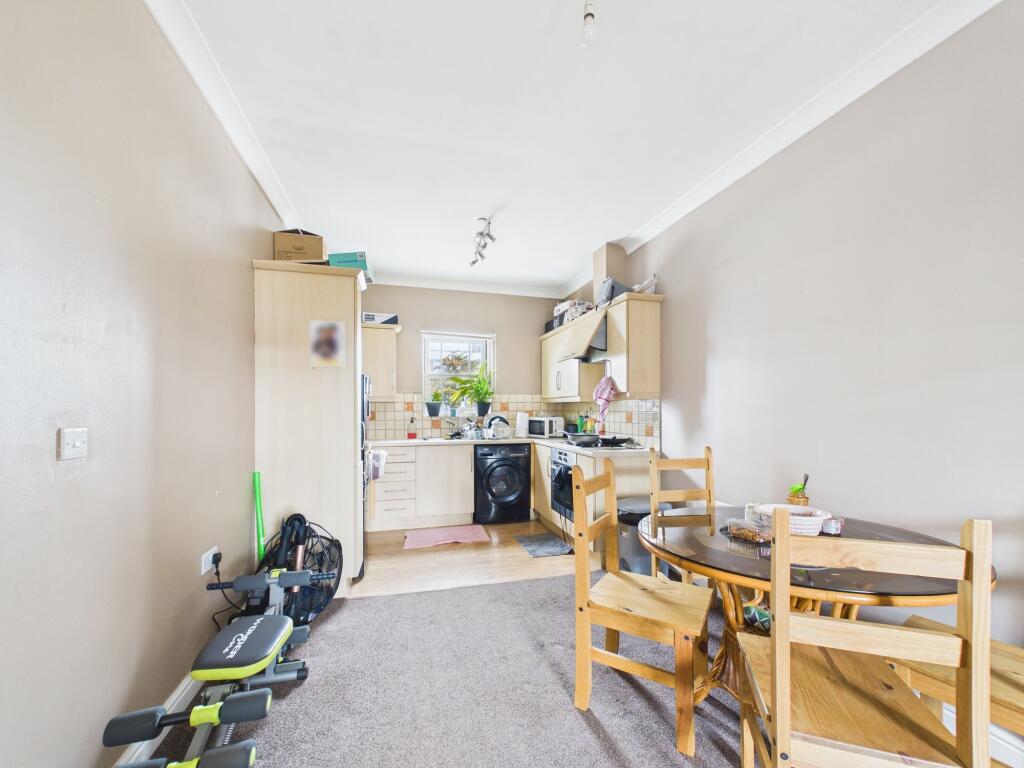 Apartment in Huntingdonshire, Newtown, Huntingdon - View 2