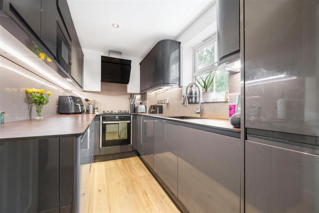 Main image of property: The Sidings, Dunton Green, Sevenoaks, TN13