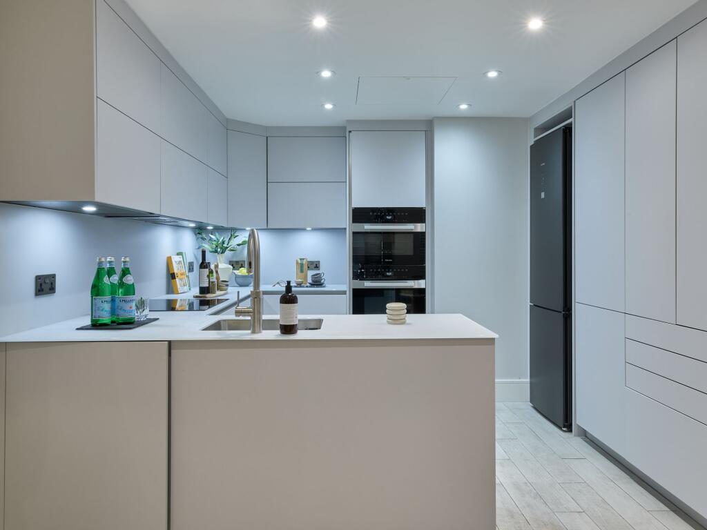 Apartment in London - More