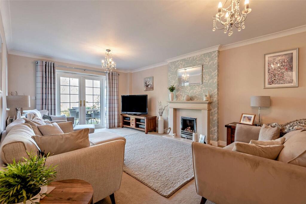 Vicarage Fields, Albrighton, WV7 photo 2