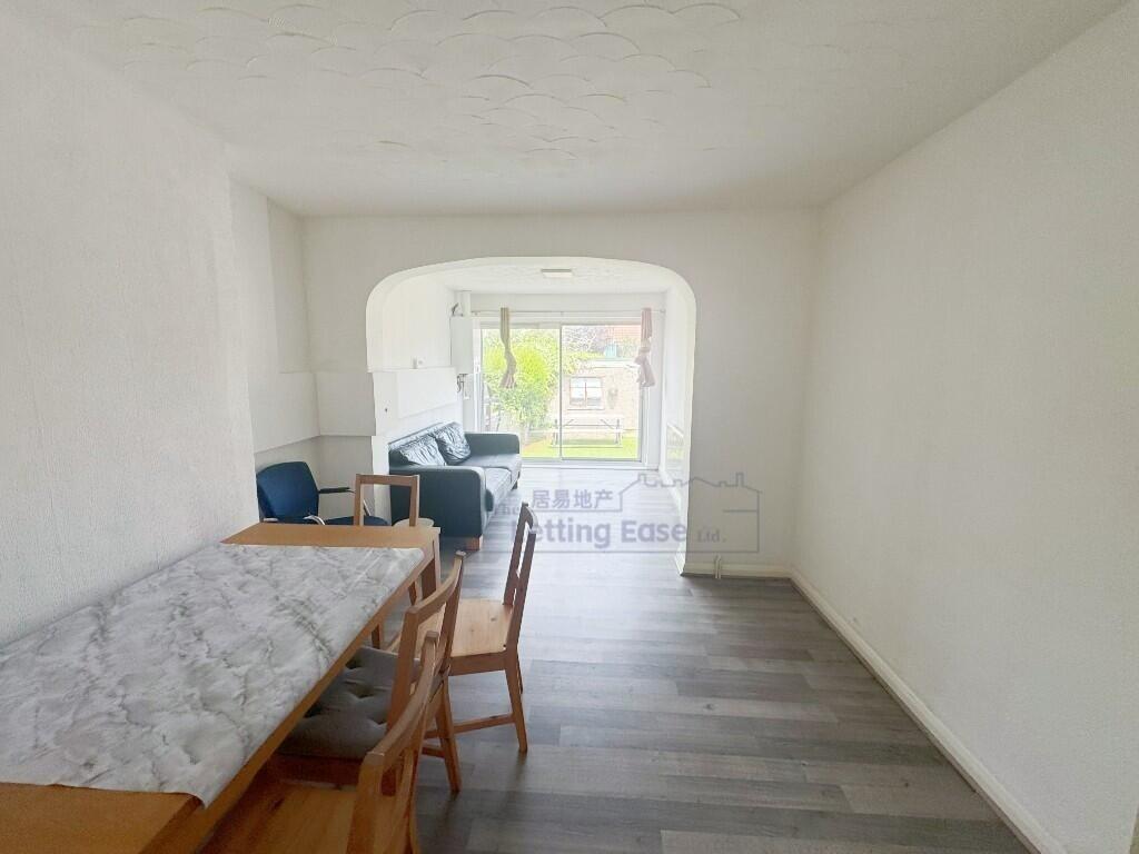 4 bedroom semi-detached house for rent