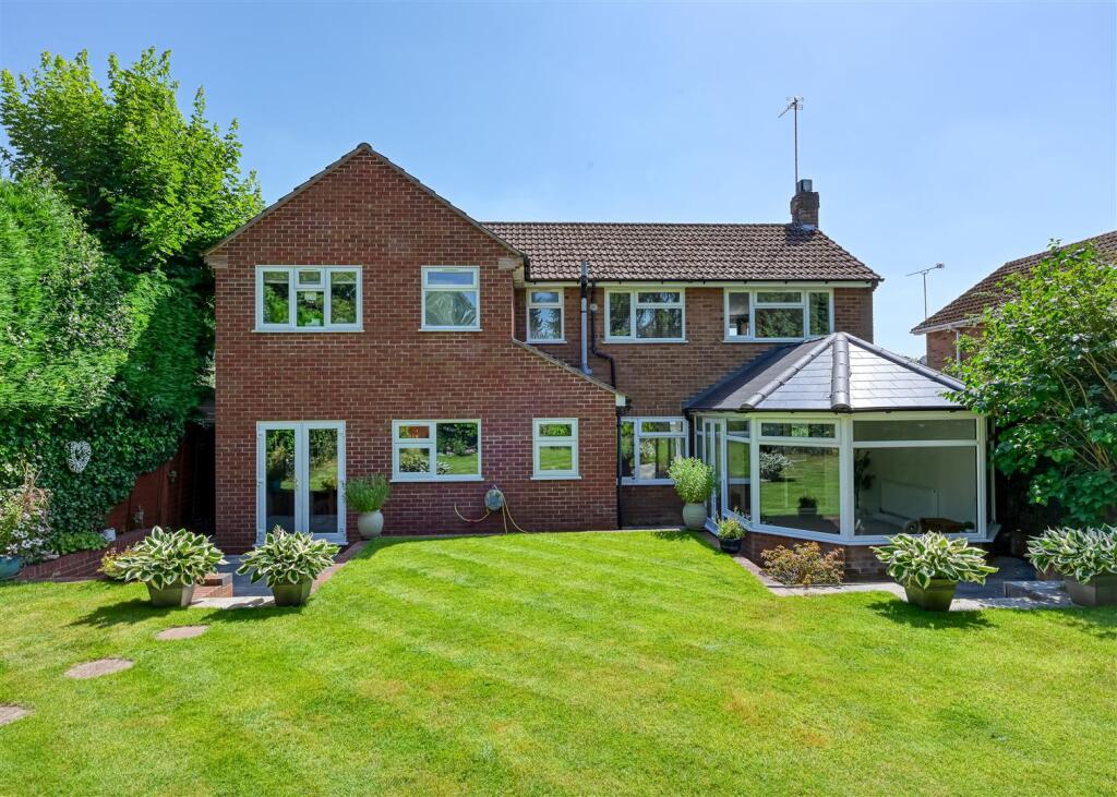 House in Wolverhampton, Castlecroft - View 2