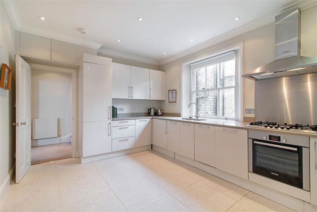 Apartment in London, City of Westminster - View 4