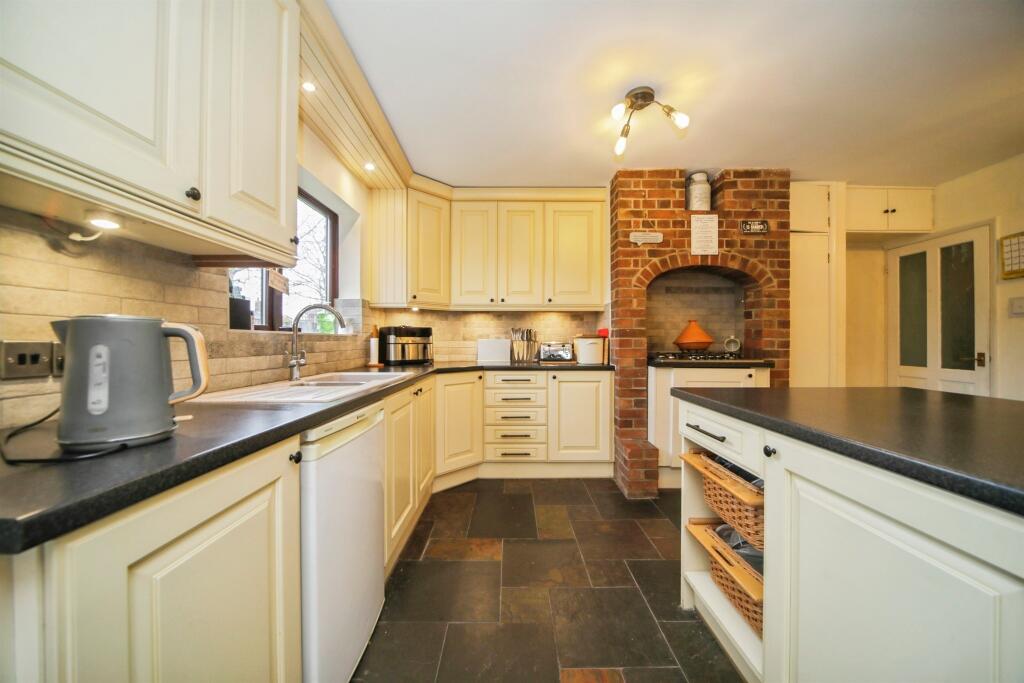 Church Road, Stowupland, Stowmarket photo 4