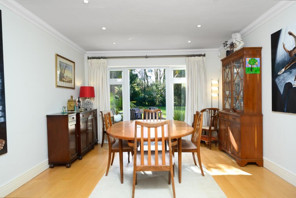 House in Elmbridge, Surrey - More