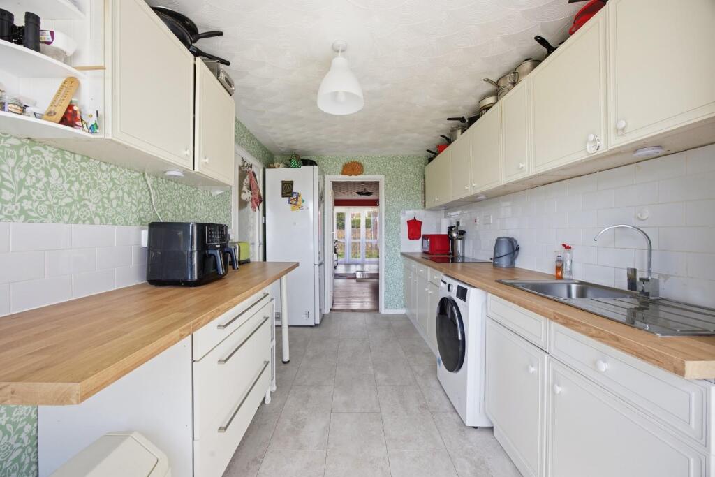 House in Bristol, Hengrove - More