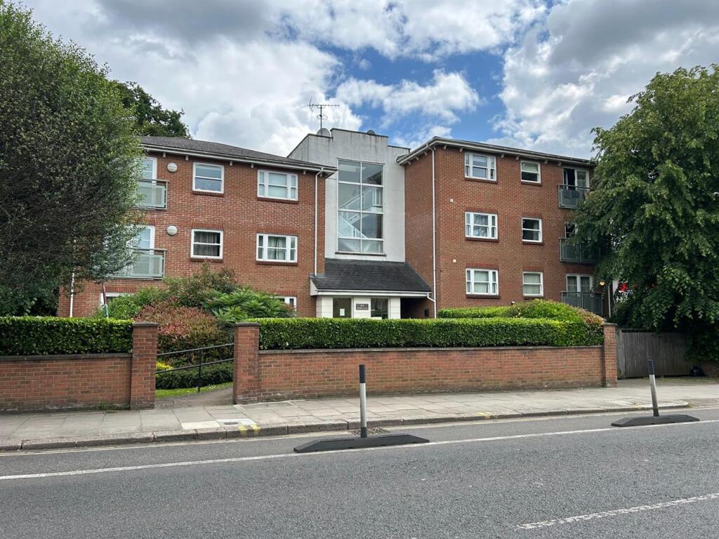 Main image of property: Green Lanes, London