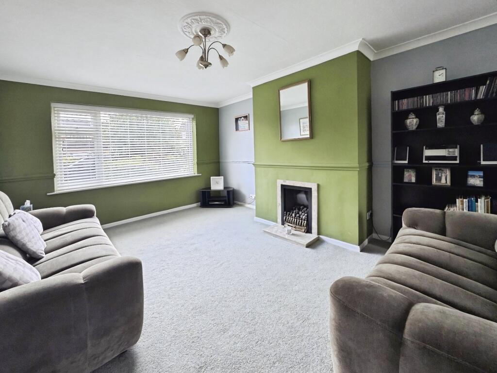 Meadow Drive, Liversedge, WF15 photo 2