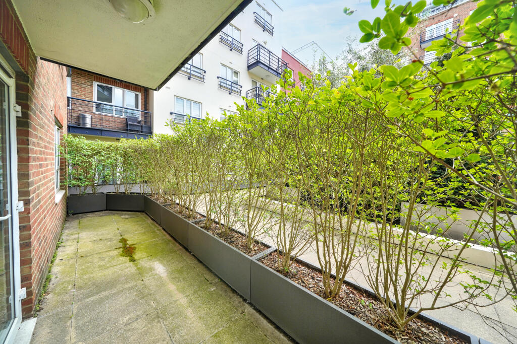 Apartment in London, Royal Borough of Kingston upon Thames - View 5