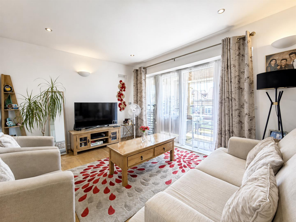 Apartment in Twickenham - View 5