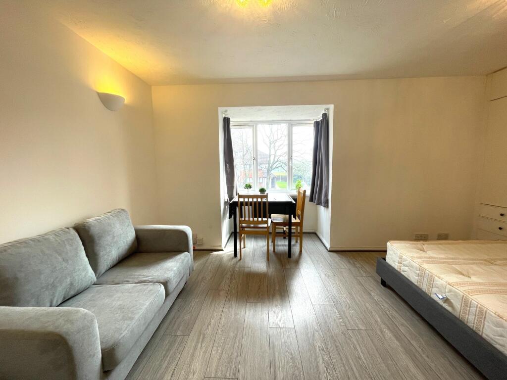 Main image of property: St. Pauls Rise, London, N13