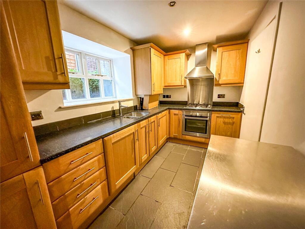 Apartment in Manchester, Withington - View 3