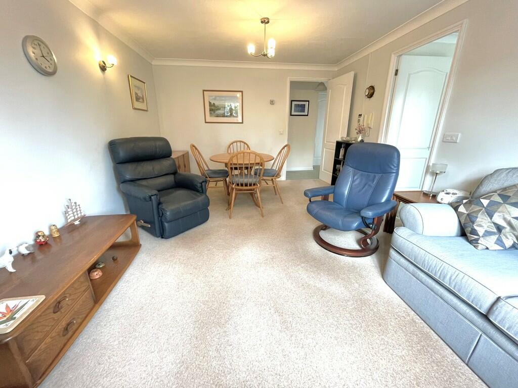 The Street, Rustington photo 4