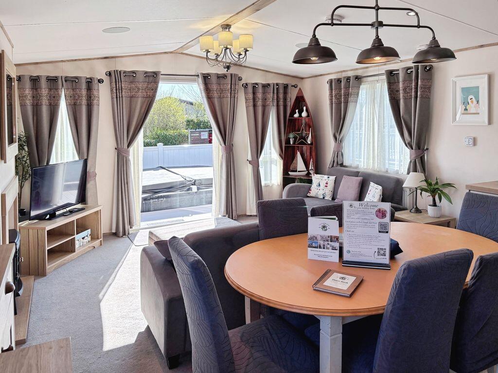 Main image of property: Water Lily Meadows, Hoburne Cotswolds, Cotswold Lakes