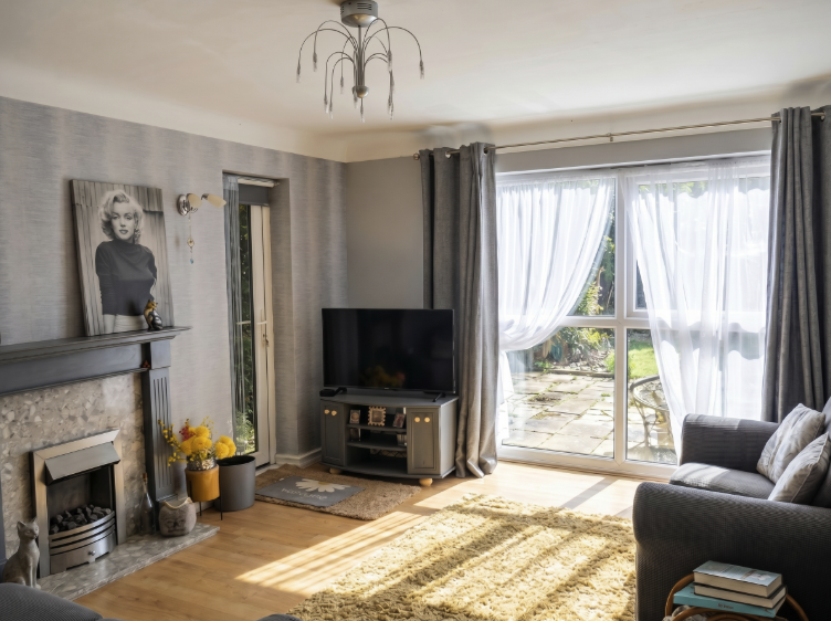 Apartment in Wirral, Liverpool City Region - View 4