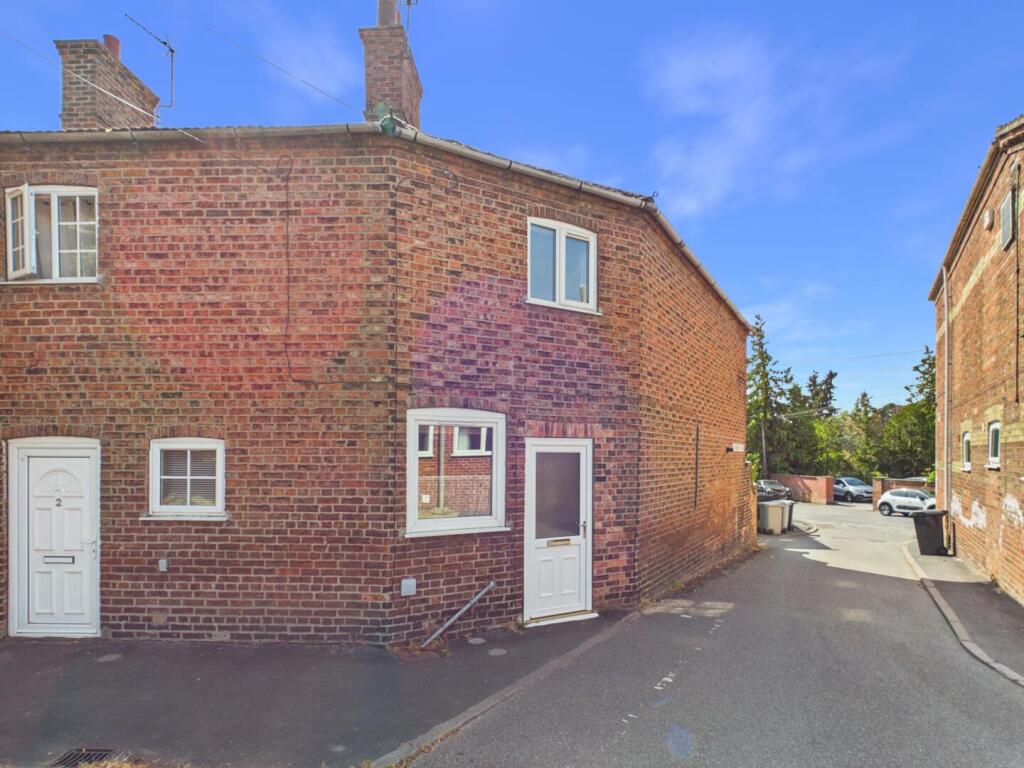 Main image of property: 1 Stonewell Row, Horncastle