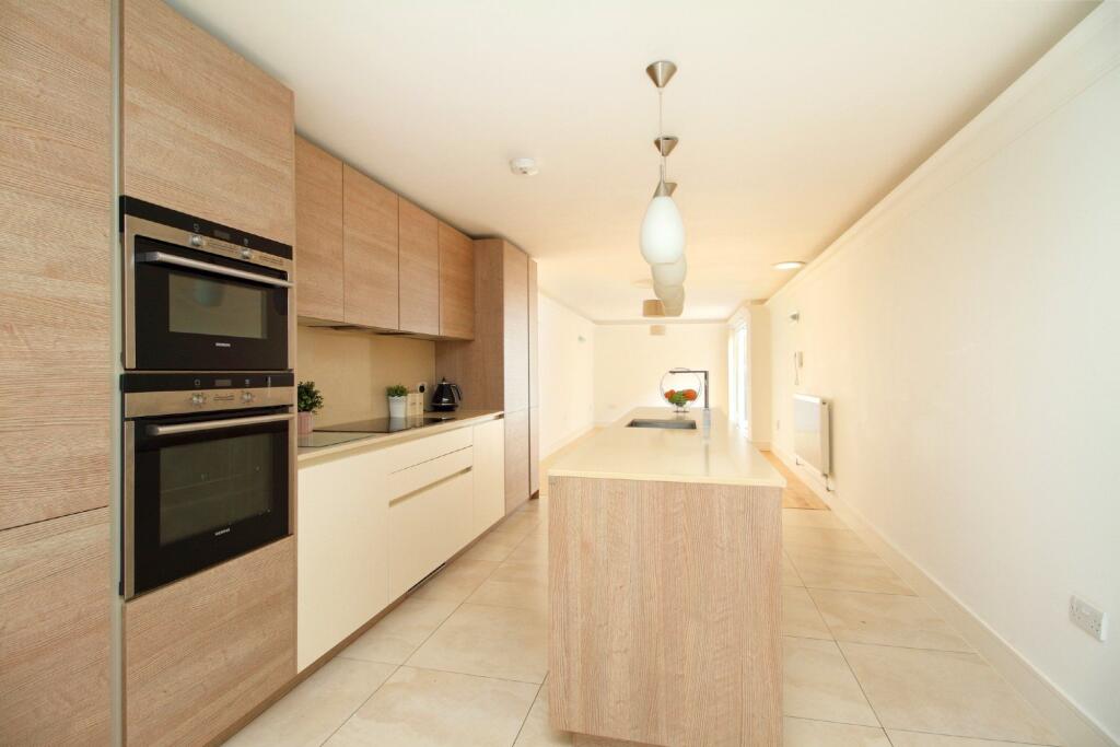 Apartment in London - More