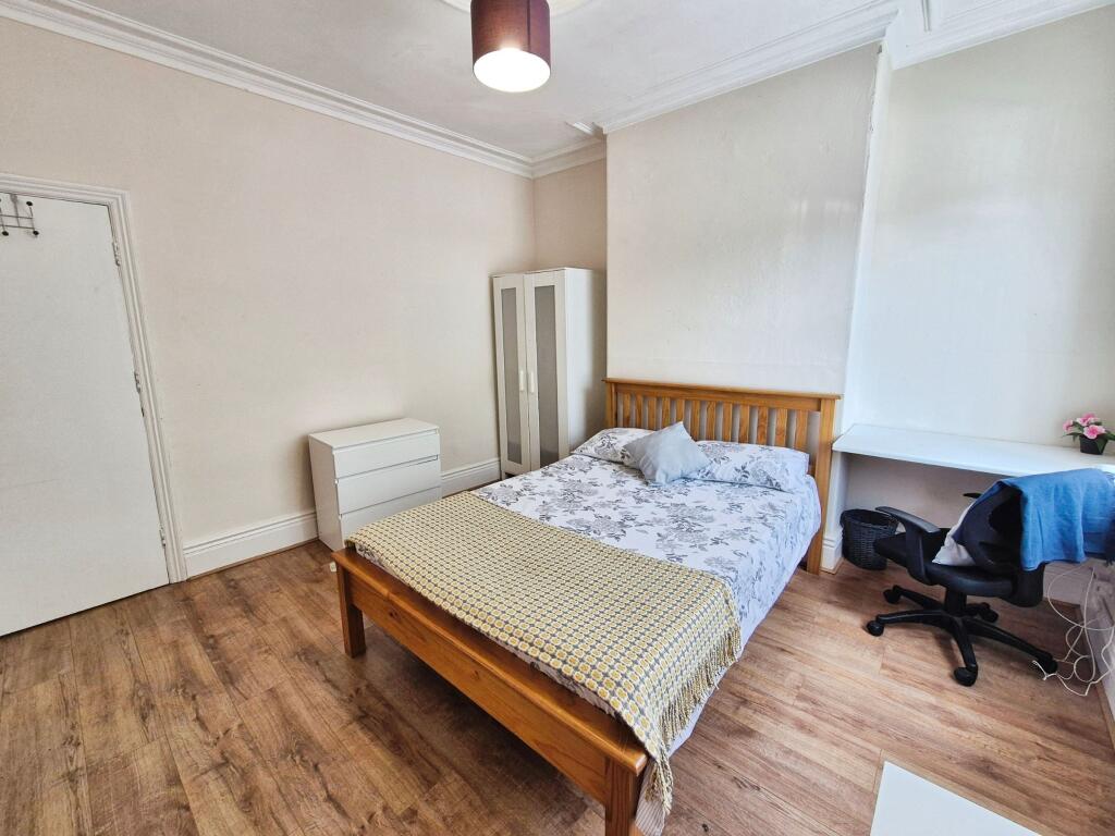 House in Sheffield, South Yorkshire - More