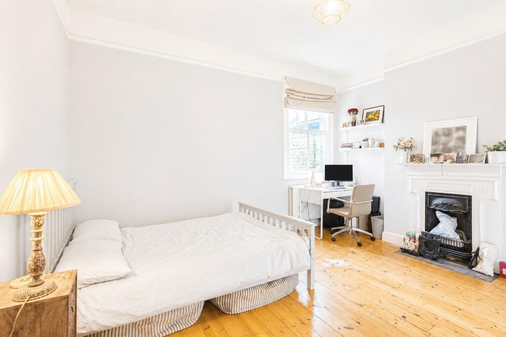 Apartment in London, Earlsfield - More