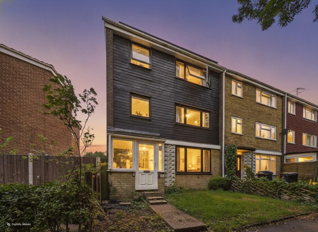 Main image of property: Valleyside, Hemel Hempstead, Hertfordshire, HP1 2LN