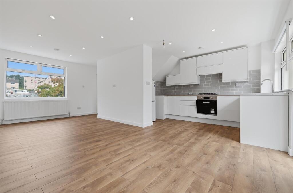 House in Glasgow, West Dunbartonshire - View 2