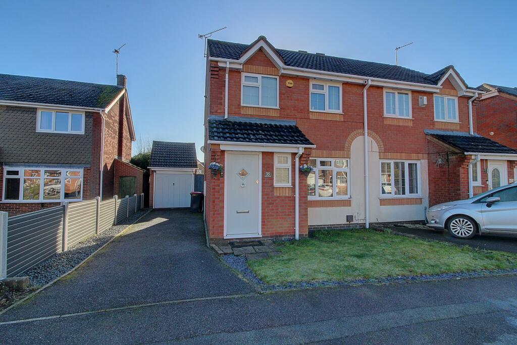 3-bed semi-detached on Moor Road, Nuneaton, CV10, £250,000