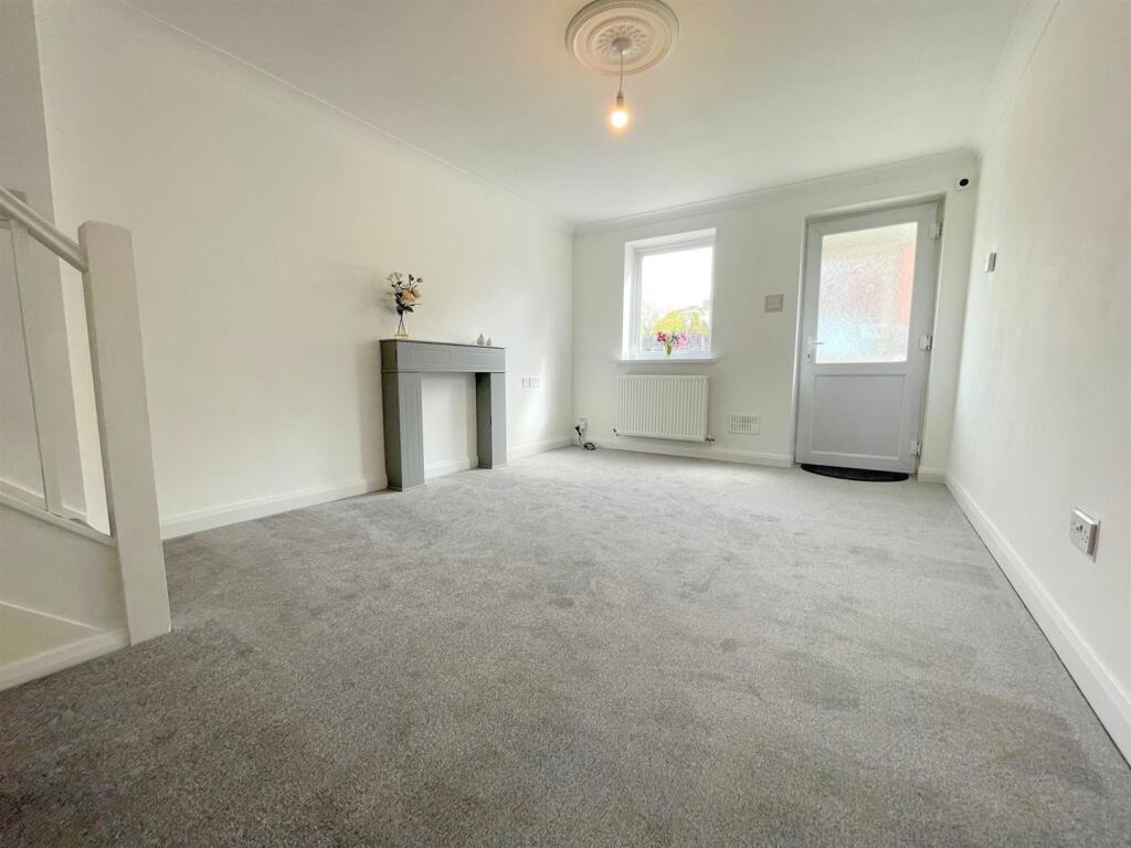 House in Stoke-on-Trent - View 2