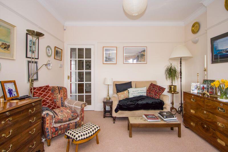 5 bed detached - Clinton Road, Penarth image 5