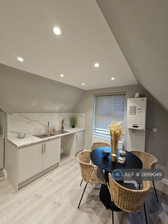 3 bedroom flat for rent