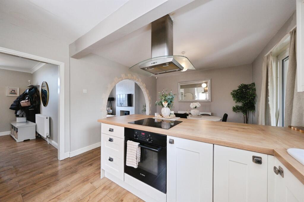Main image of property: Barlborough Road, Clowne, Chesterfield