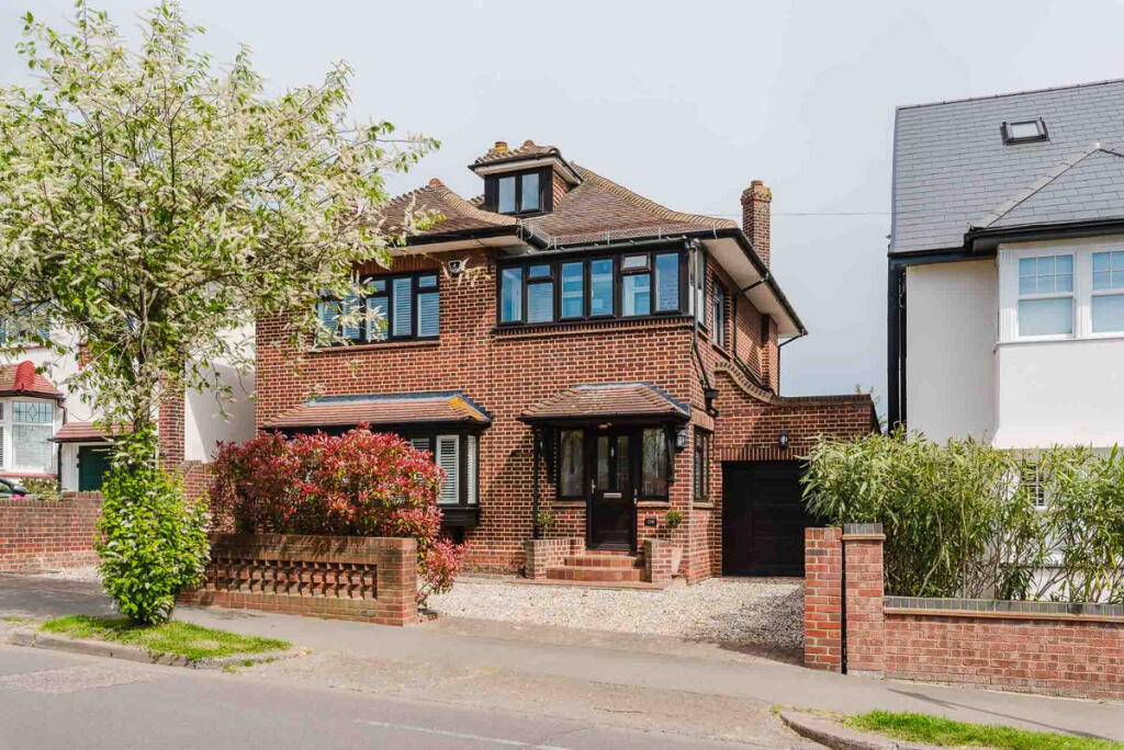 Main image of property: Tattersall Gardens, Leigh-on-sea, SS9 2