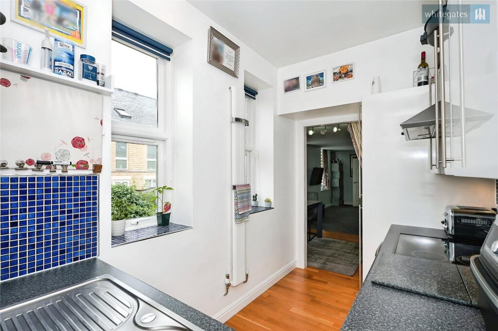 McCrea Apartments, Emily Way, Halifax, HX1 photo 4