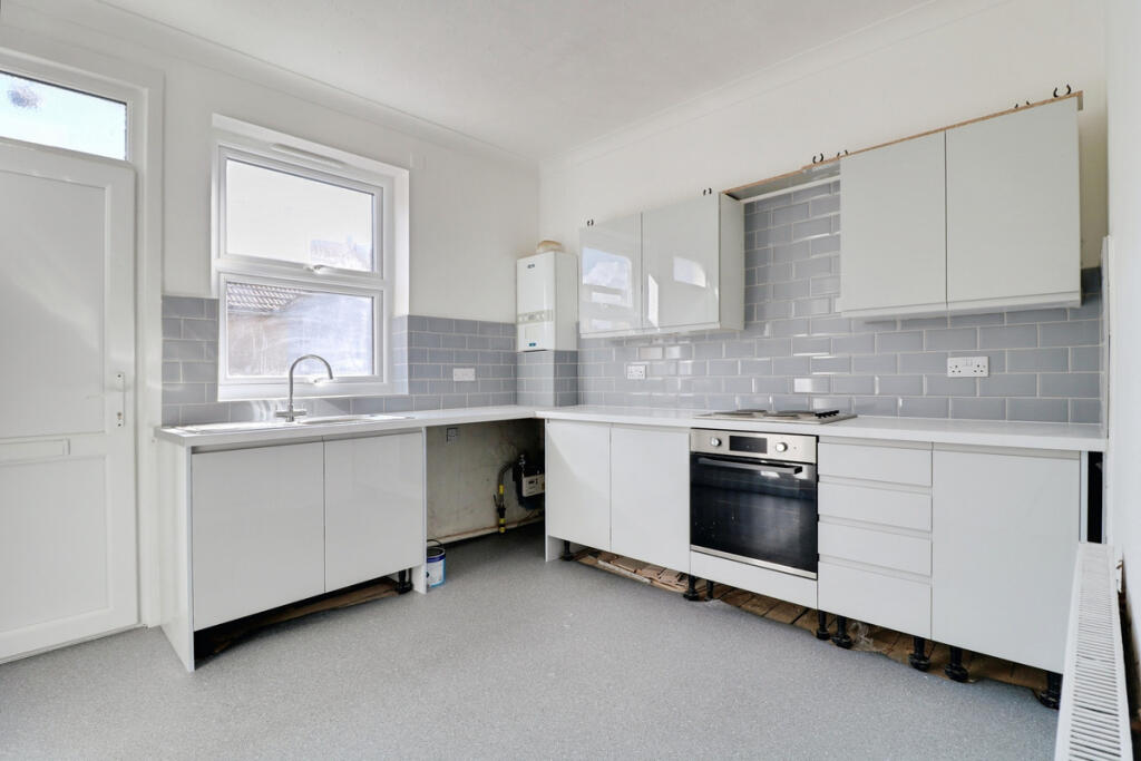 Apartment in Southend-on-Sea - View 2