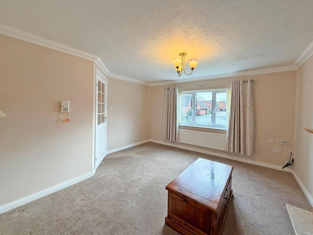 Crompton Court, Codsall, WV8 photo 4