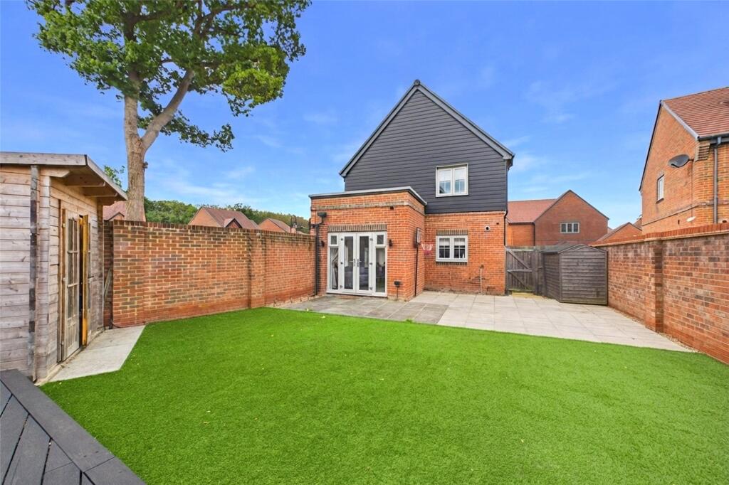 House in Deepcut, Surrey - View 2