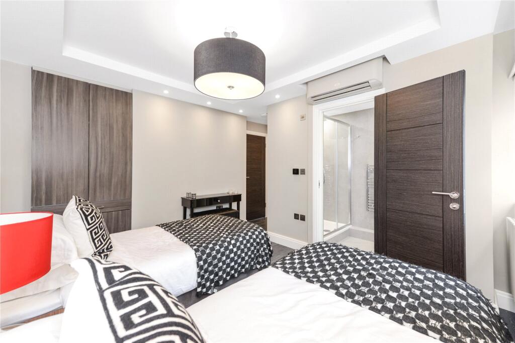 Apartment in London - View 5